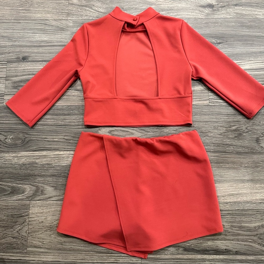 Two Piece Set - Picture 2 of 2